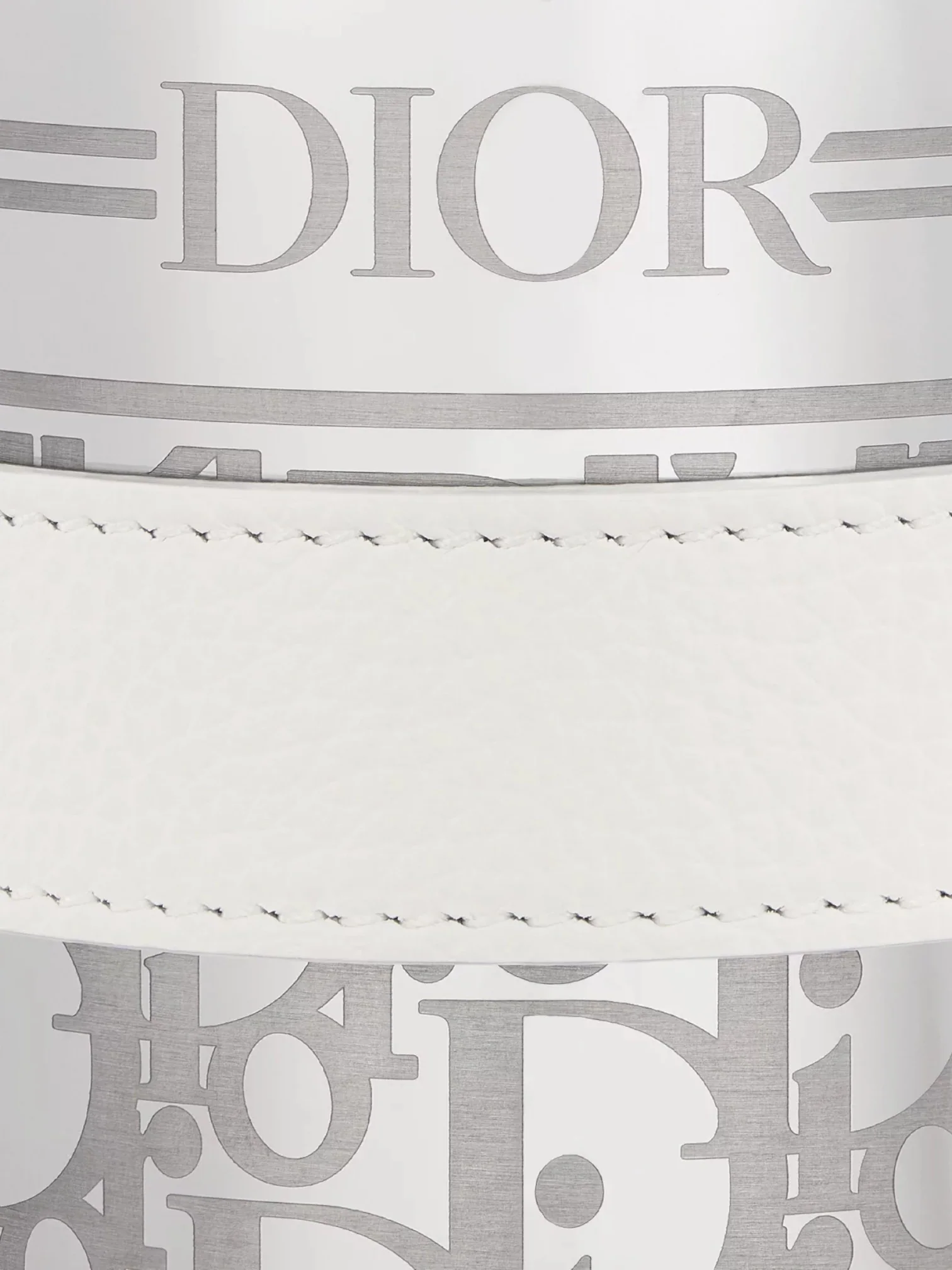 Dior Vibe Water Bottle & Bottle Holder - Image 11