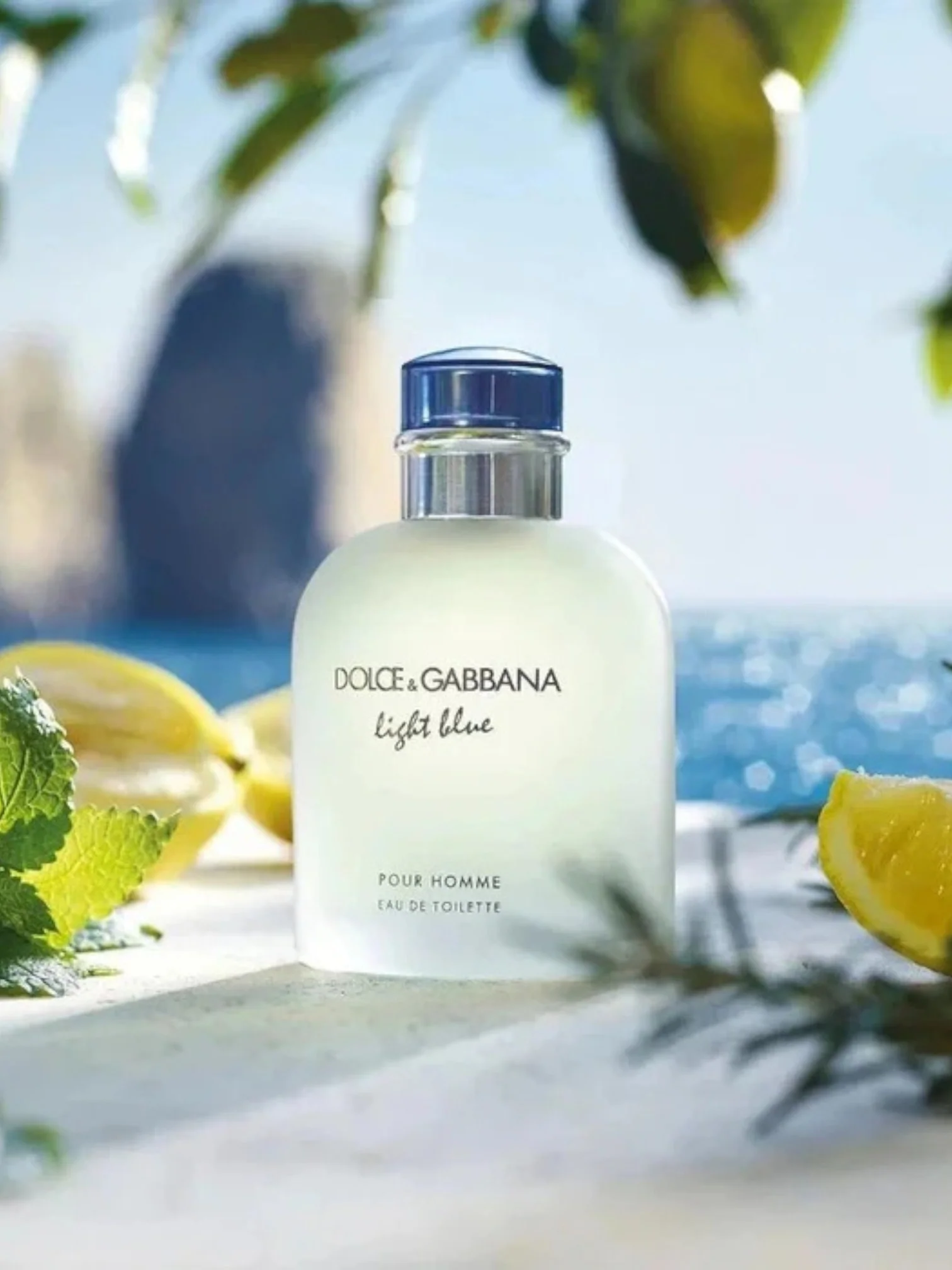 Dolce & Gabbana Light Blue Men's Gift Set EDT 200 ml - Image 2
